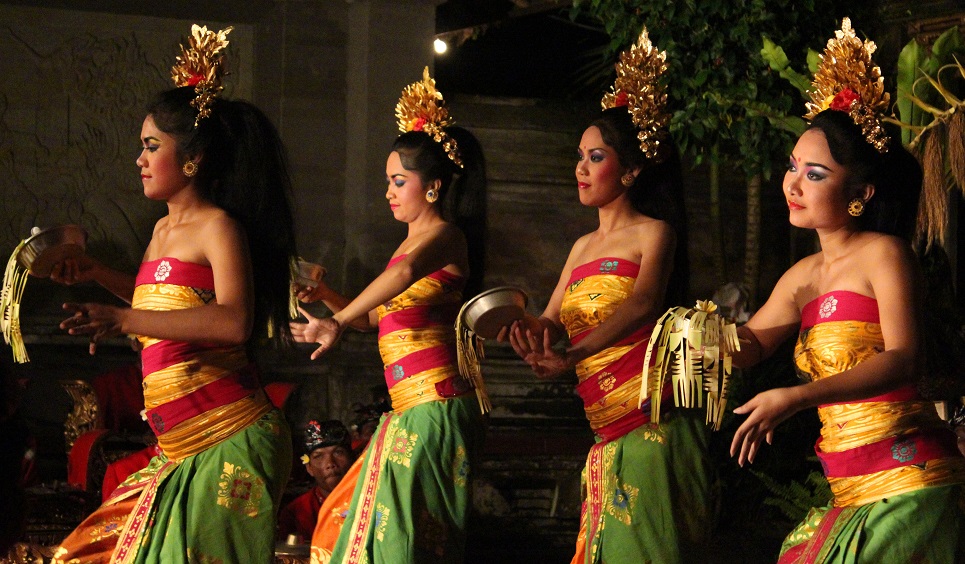 balinese-dance-authentic-indonesia