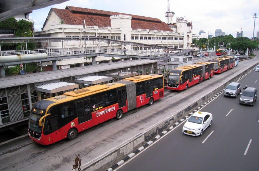 public transport to minimize carbons footprint