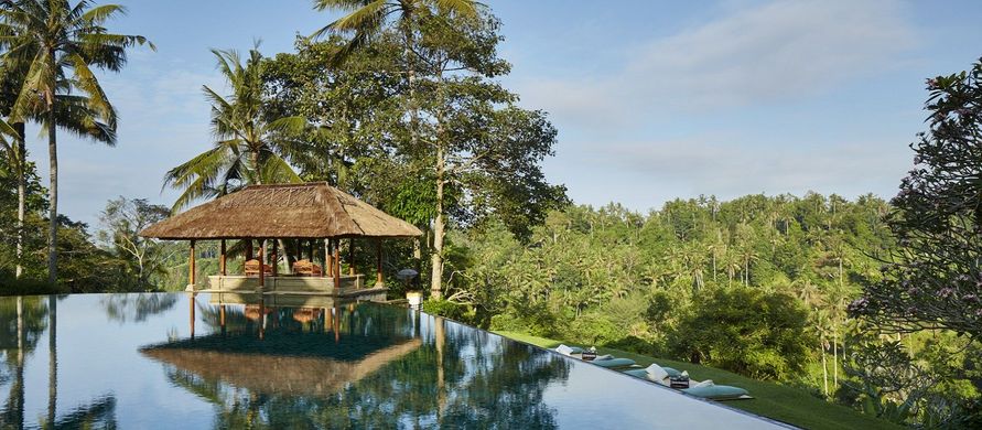 infinity pool amandari