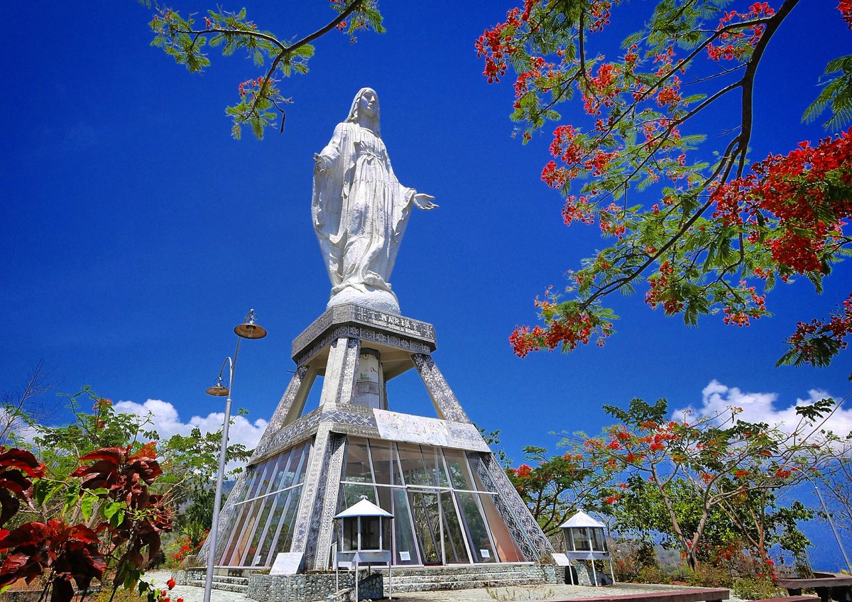 lady of grace figure statue in nilo hill