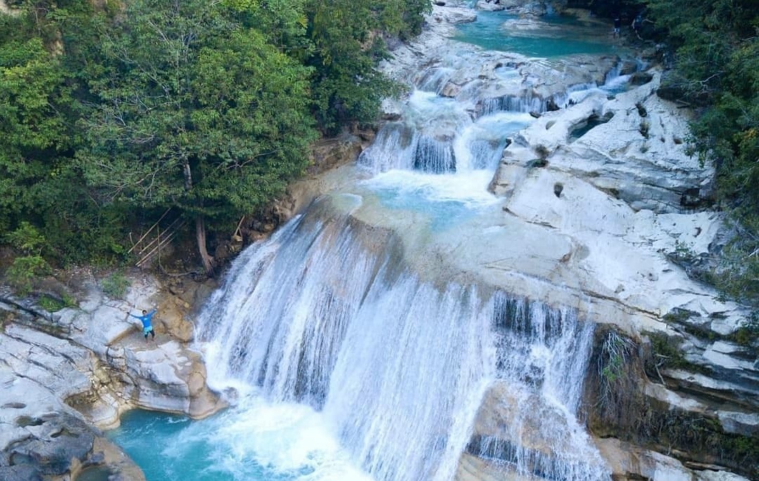 rocks and cliffs of tanggedu waterfall