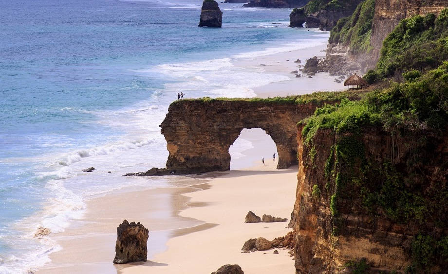 sumba Bwanna Beach