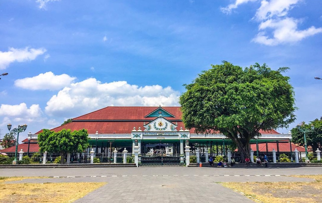 Keraton-Yogyakarta-family-trip