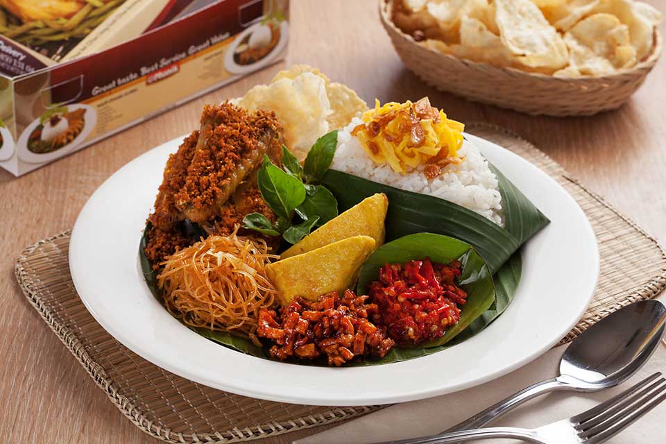 delicious indonesian nasi uduk food
