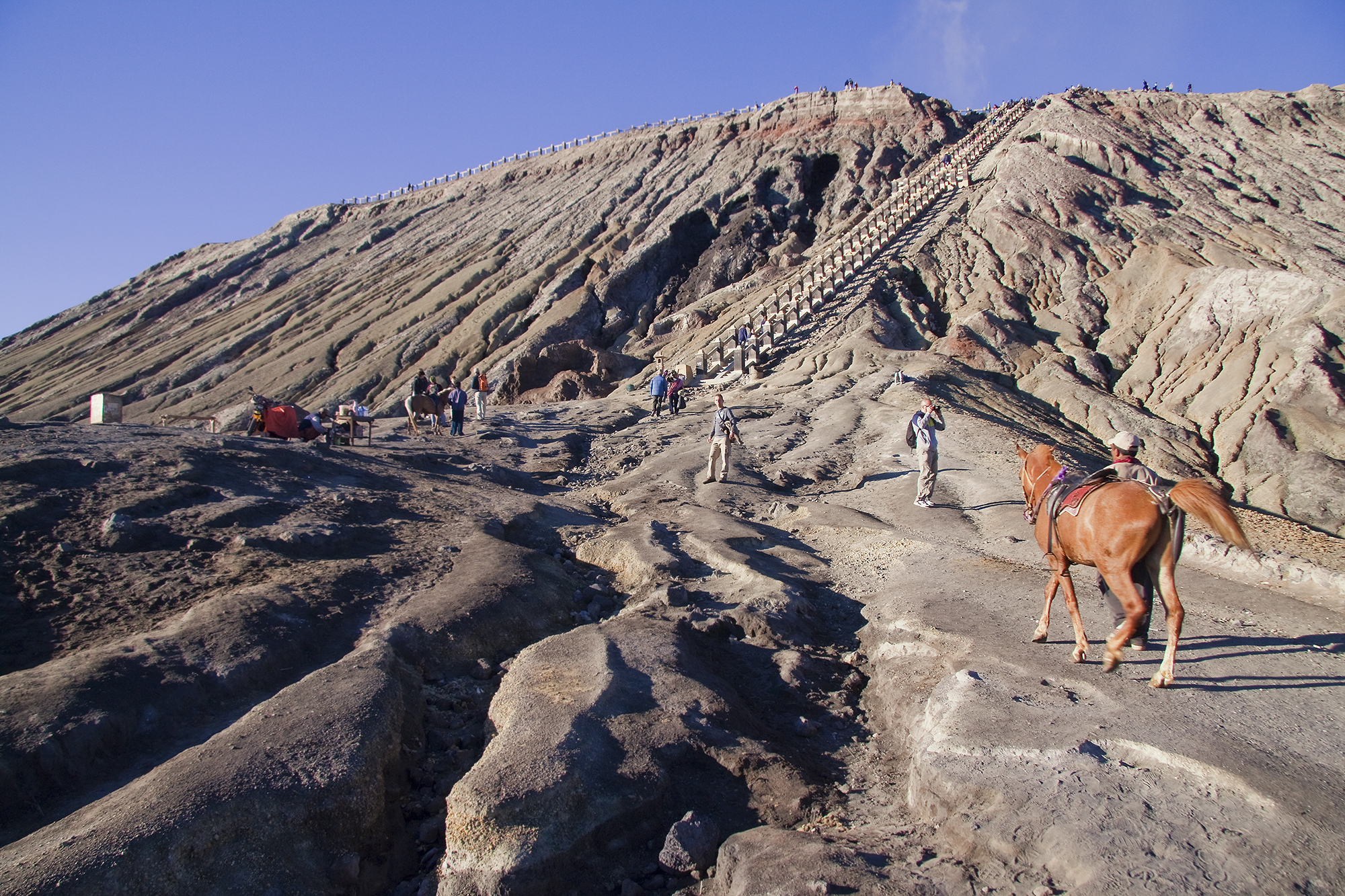 hiking mount bromo in java