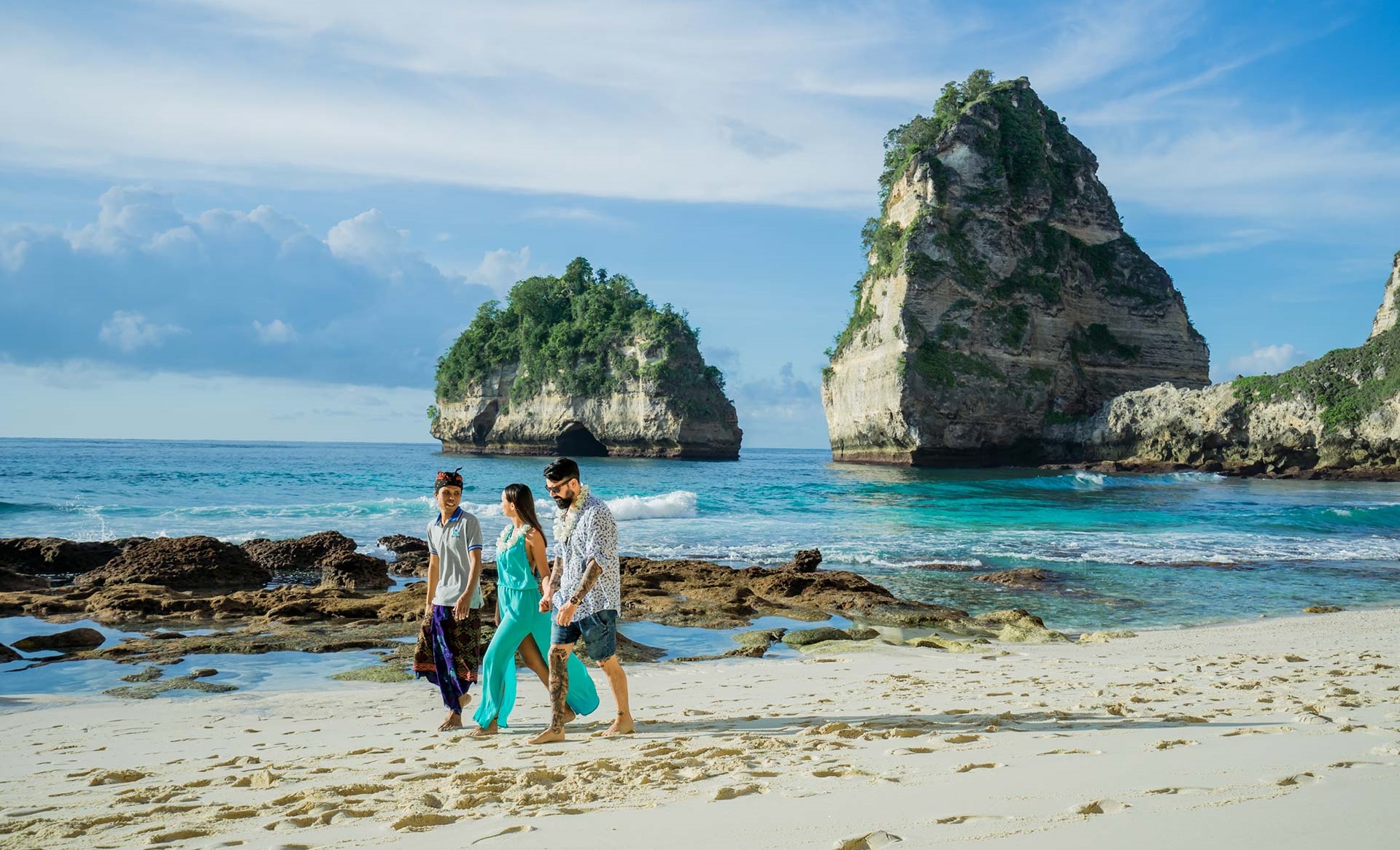 hire a tour guide in nusa penida