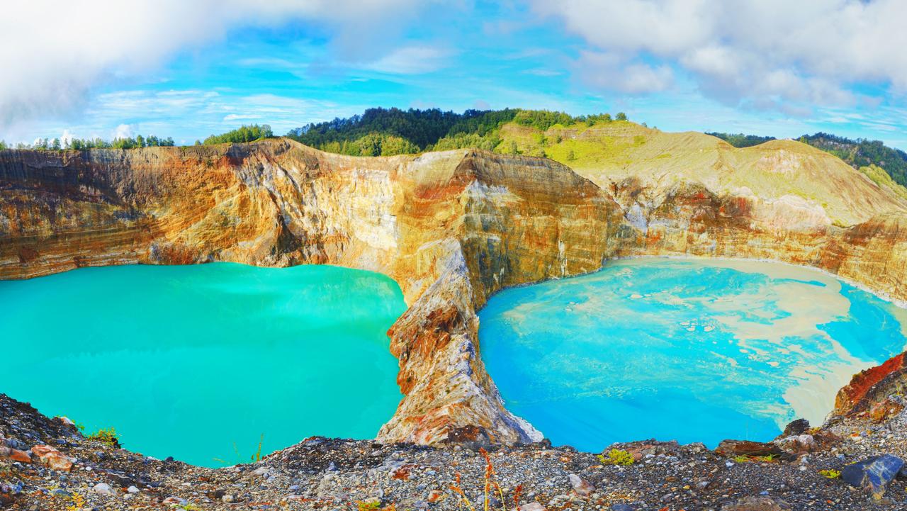 kelimutu lake with three craters