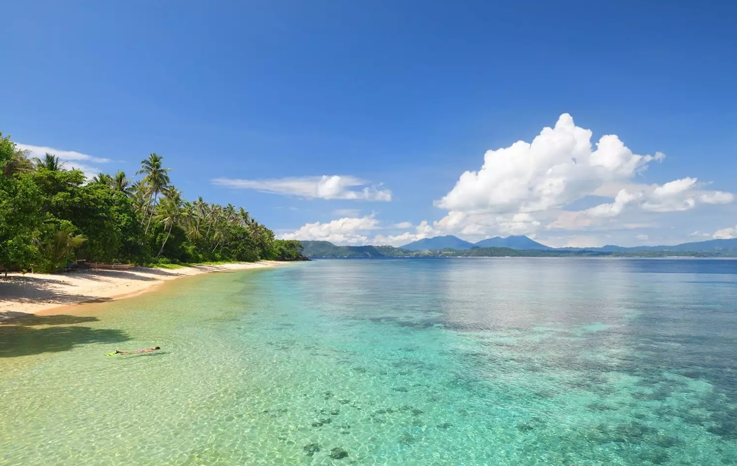 bunaken island offer stunning underwater scenery