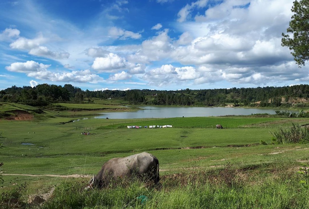 sidihoni lake in samosir island