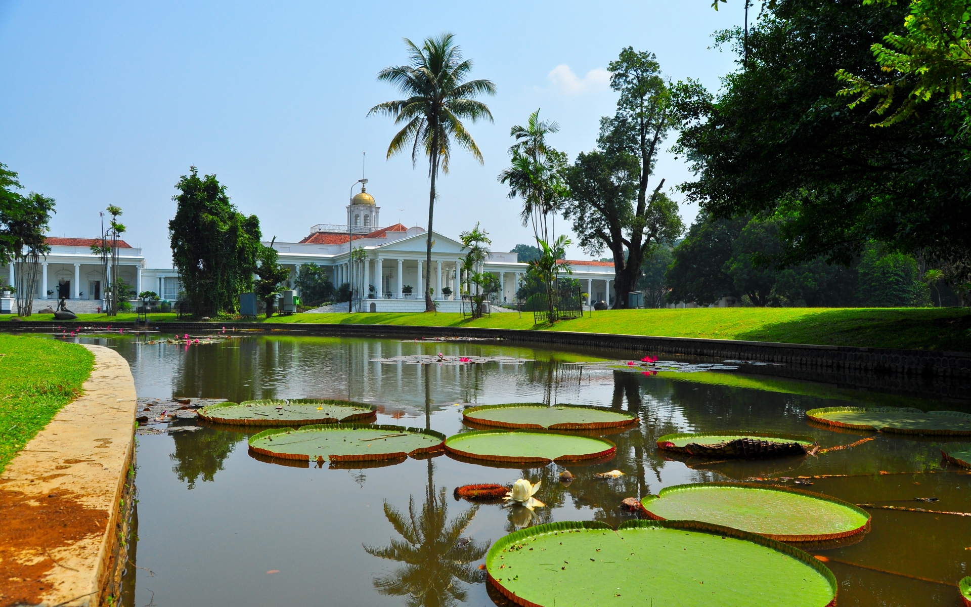 bogor botanical garden as tourist attraction