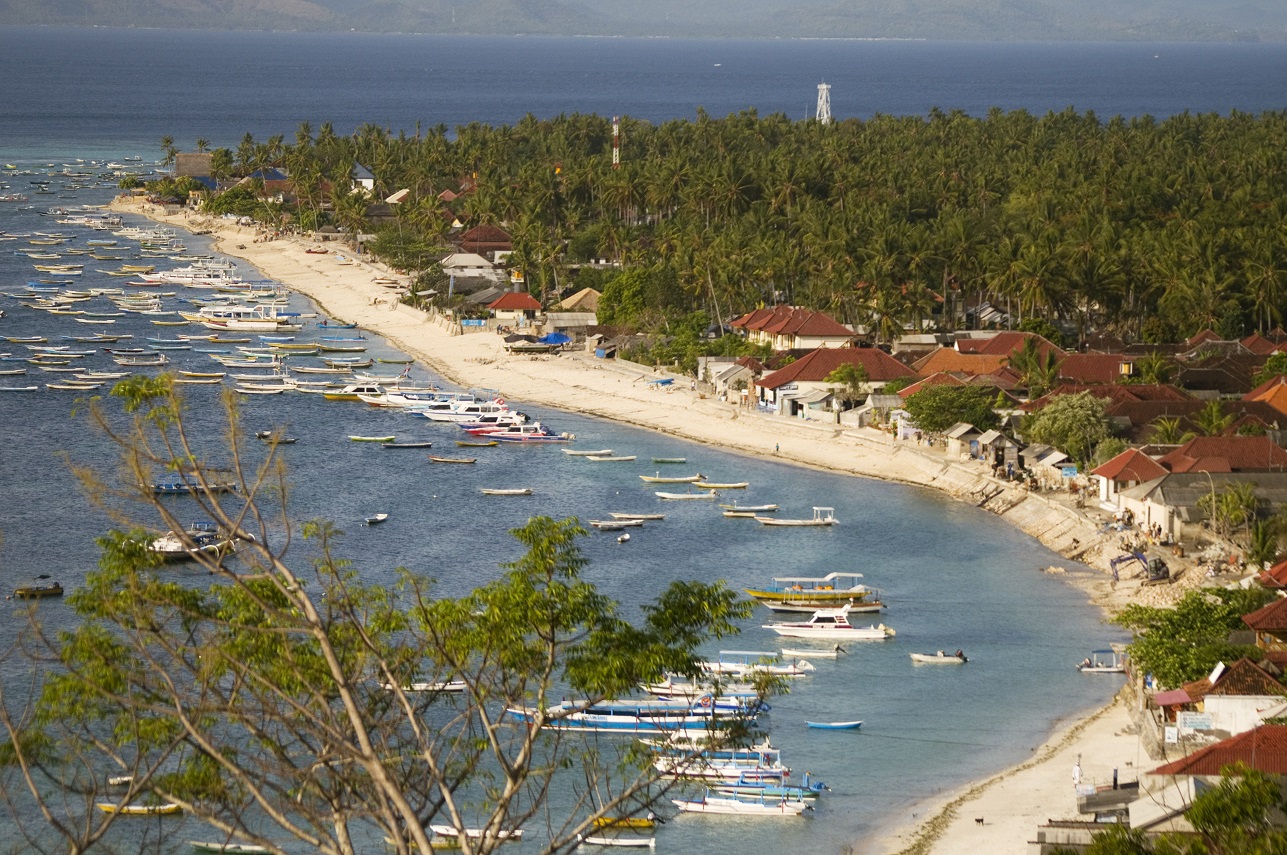jungutbatu beach in nusa lembongan