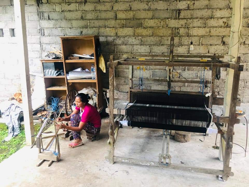 Hand weaving Ubud