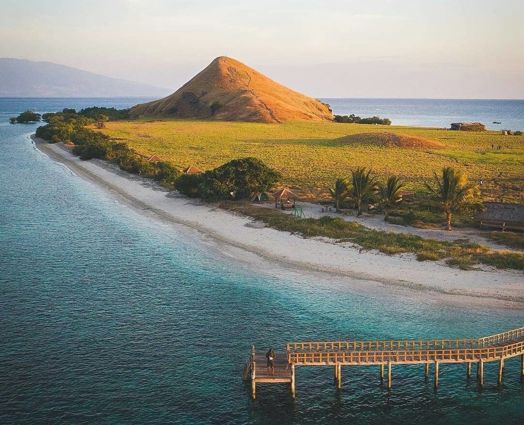 kenawa island tourism in sumbawa
