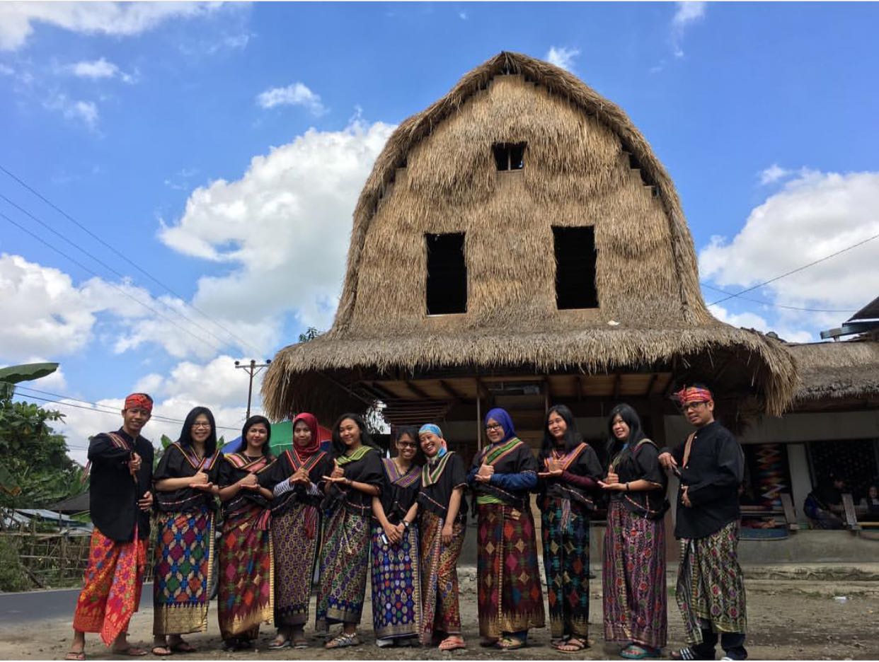 sasak tribe in sade village