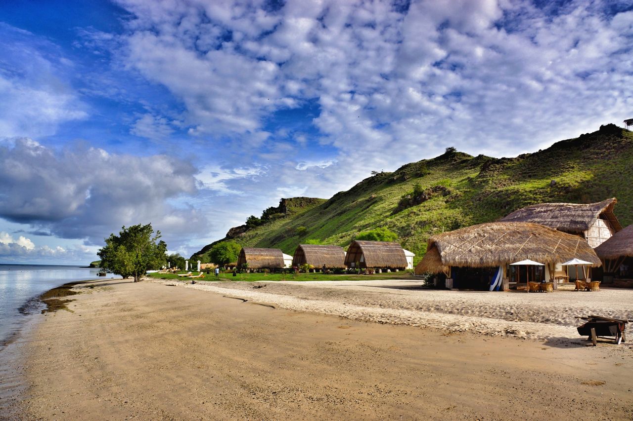 honeymoon in sebayur island