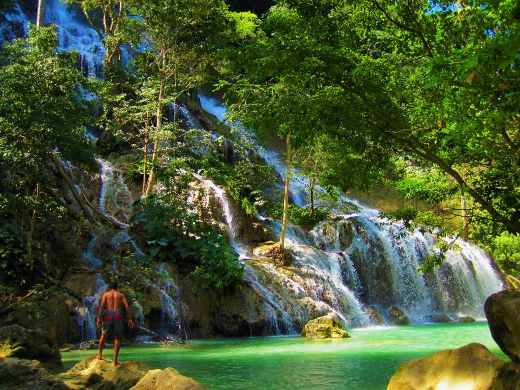 lapopu waterfall in manupeu tanah daru park