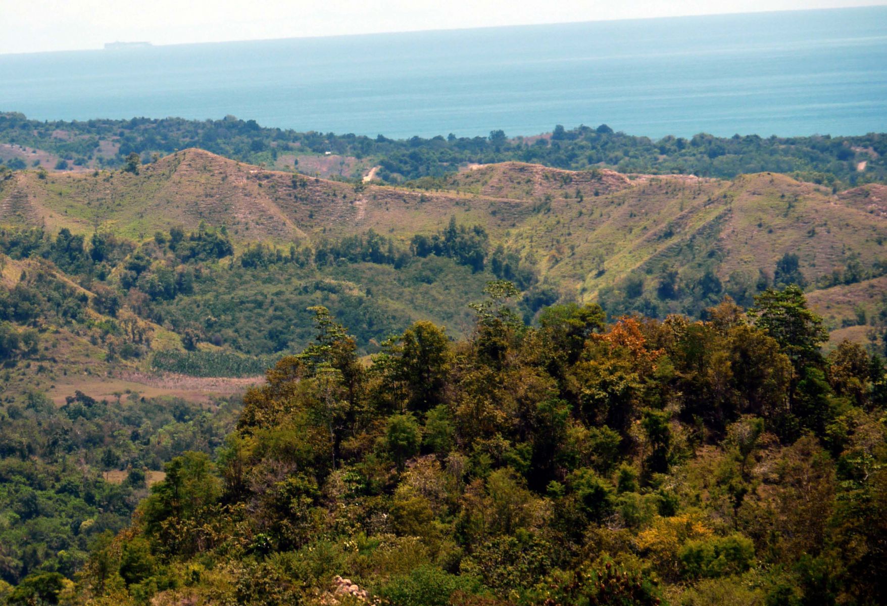 barisan mountains in kerinci seblat national park