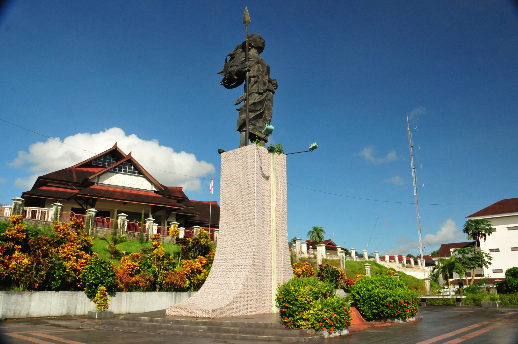 the magnificent Martha Christina Tiahahu statue