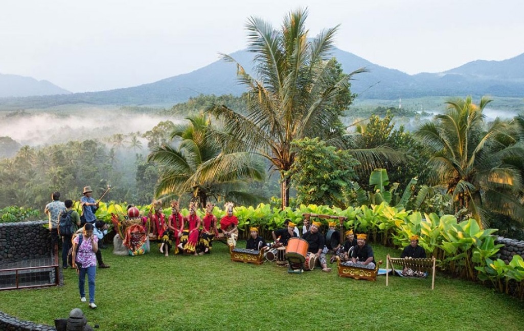 The Uniqueness of the Terracotta Gandrung Park