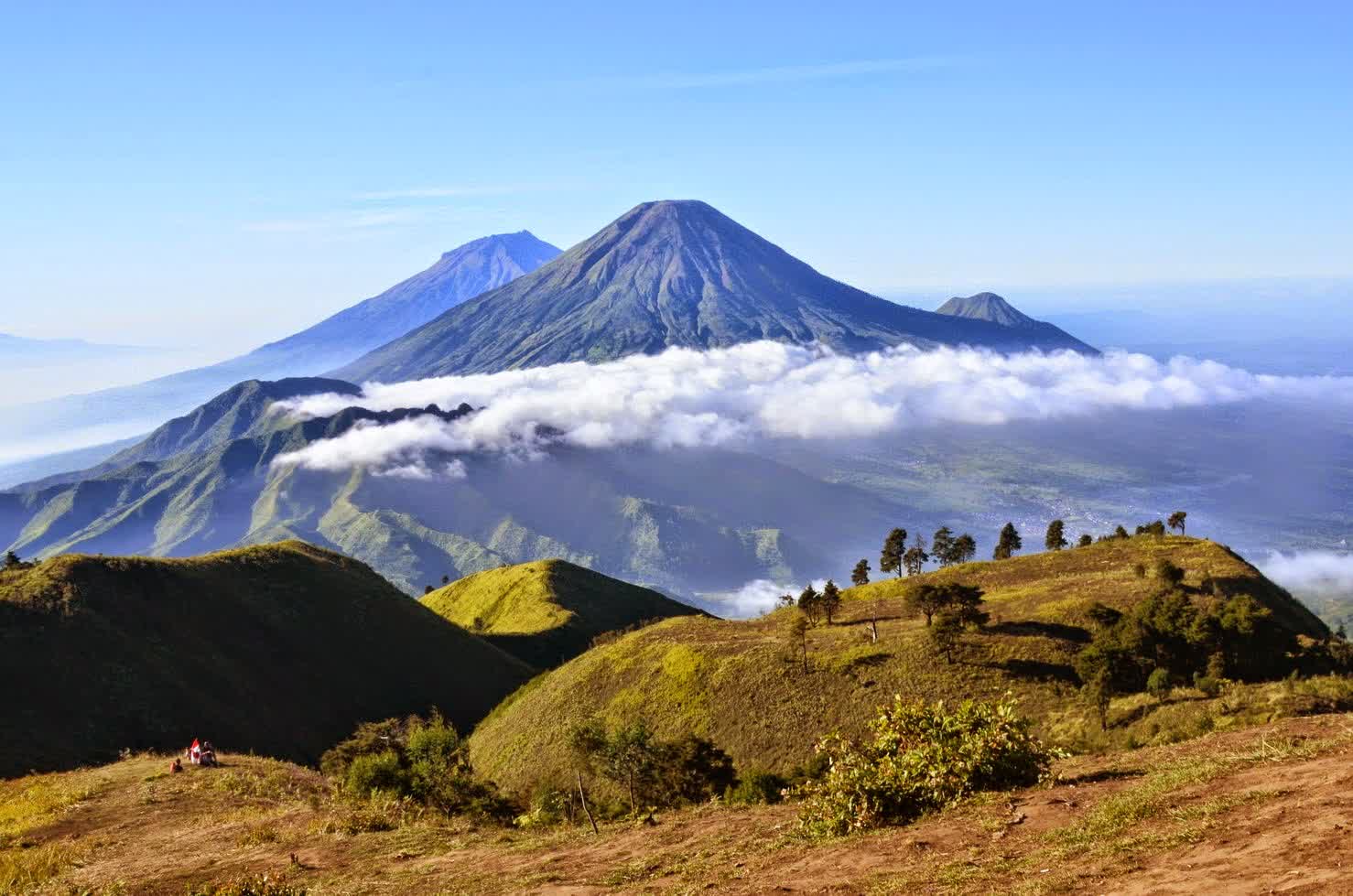 mount prau easy track for beginner hikers