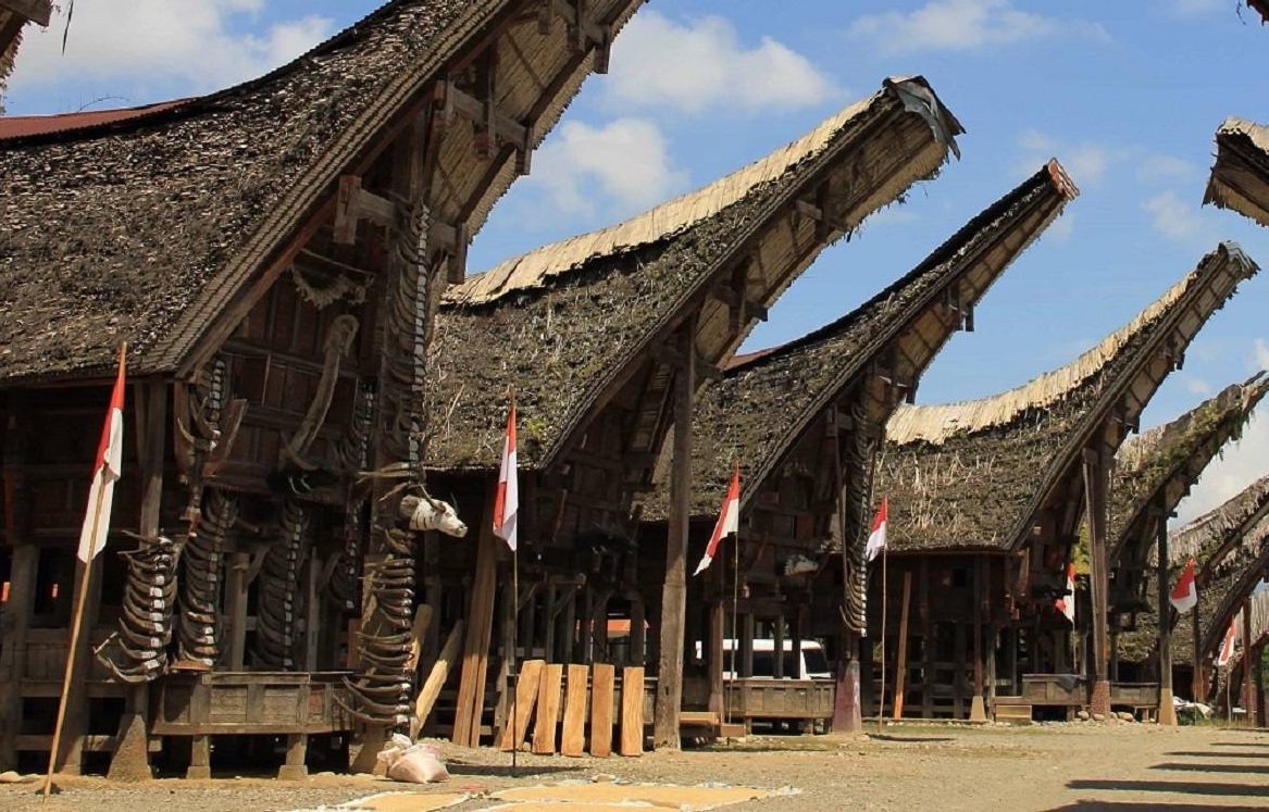 tana toraja tour package