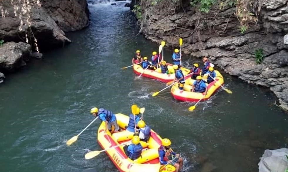 pekalen river rafting in probolinggo java