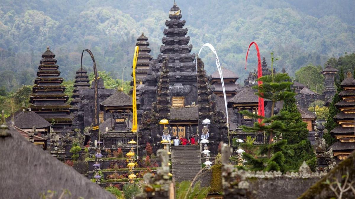 beautiful besakih temple to visit in bali