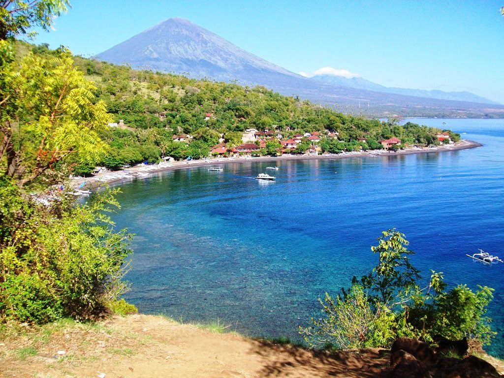 best beach to visit in amed bali