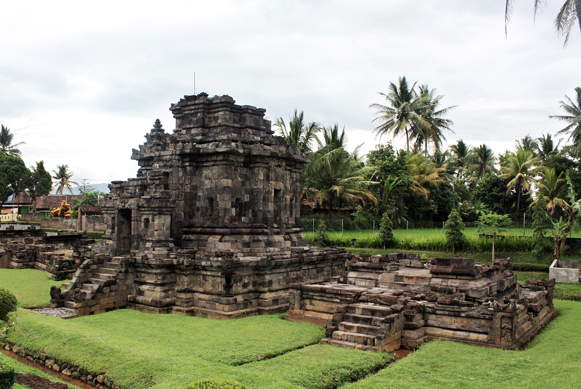 ngawen temple attraction near borobudur